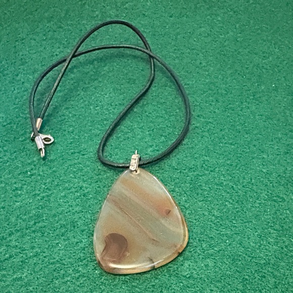 Vintage Triangular Carnelian Agate Pendant With Silver Plated Bail Bonus: Ribbon - Picture 9 of 9